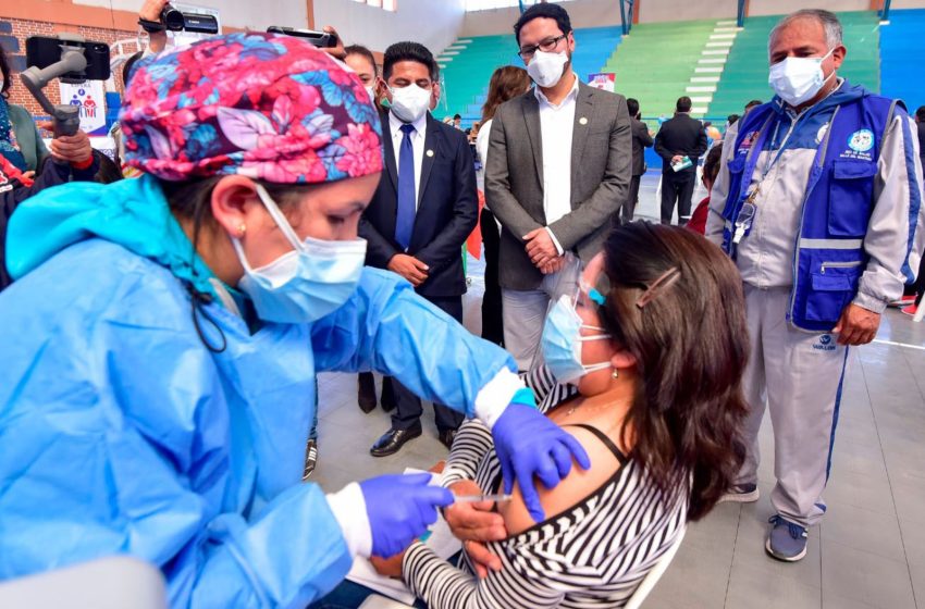  Vacunarán a 10,500 docentes de zonas rurales de la región Junín