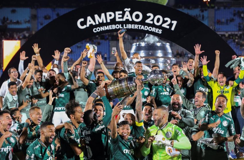  Palmeiras bicampeón de la Copa Libertadores luego de vencer 2-1 a Flamengo.