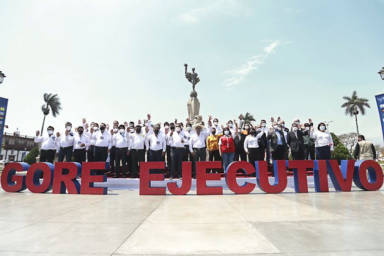  Ejecutivo impulsa trabajo conjunto con las regiones.