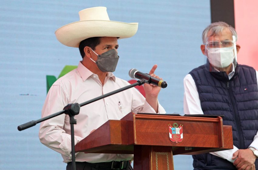  Presidente Castillo participa en lanzamiento de electrolinera de carga rápida en Lurín.