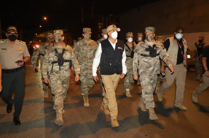  UERZAS ARMADAS DEL PERÚ Y LA POLICÍA NACIONAL TRABAJANDO EN CONJUNTO TRAS ESTADO DE EMERGENCIA EN LIMA METROPOLITANA Y CALLAO…!!